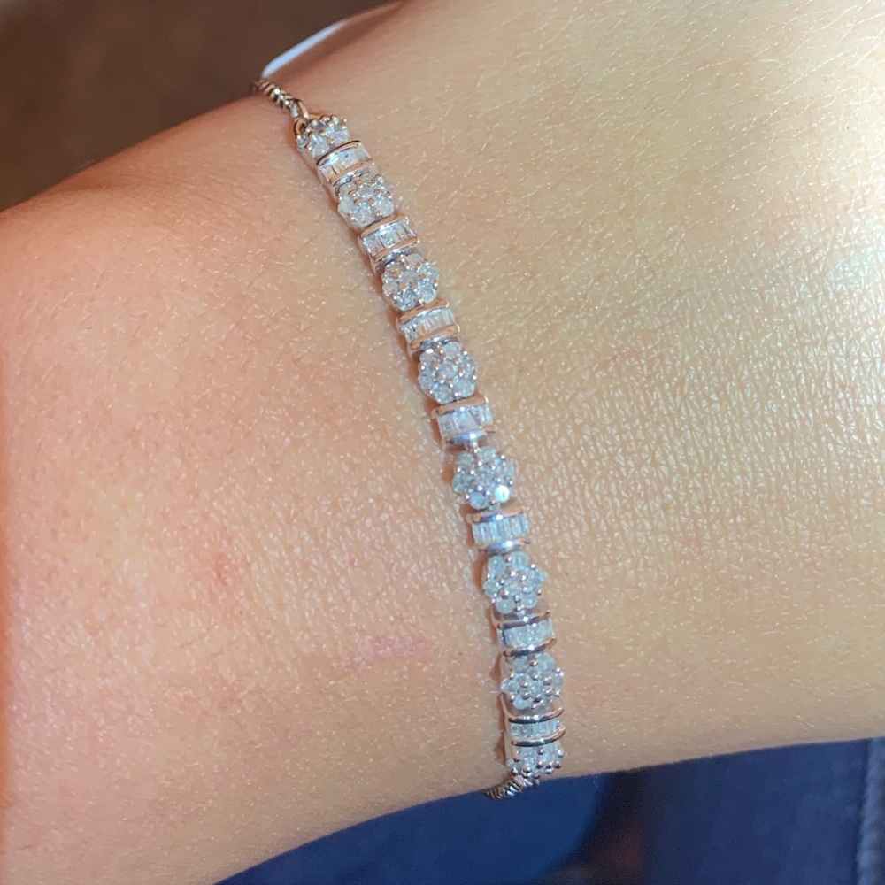 Floral diamond bracelet 0.75 Cts